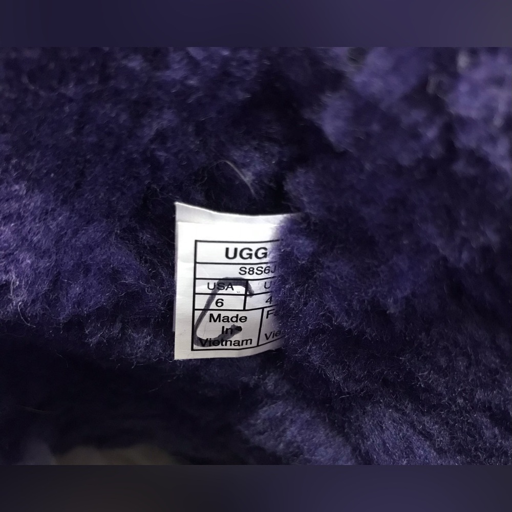 Ugg Sequin Stellar Short Boot - Picture 13 of 14